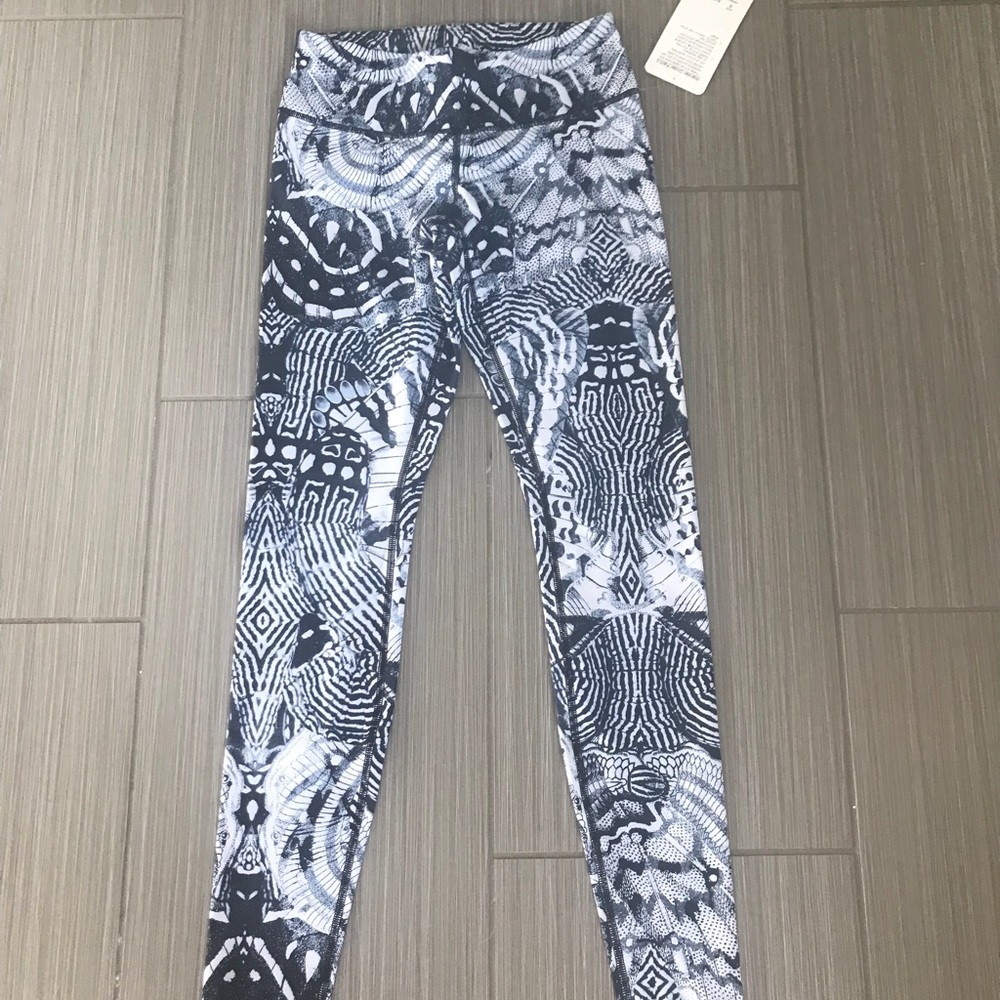 Nwt lululemon Wanderlust Winged Mosaic Pants - 6